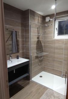Bonlieu Haus | Gîte grande capacité au calme circuit Cascades du Hérisson