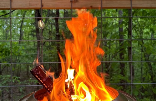 Talladega Kabine | G-5 Glamp in Bohamia - 268 acre forest retreat