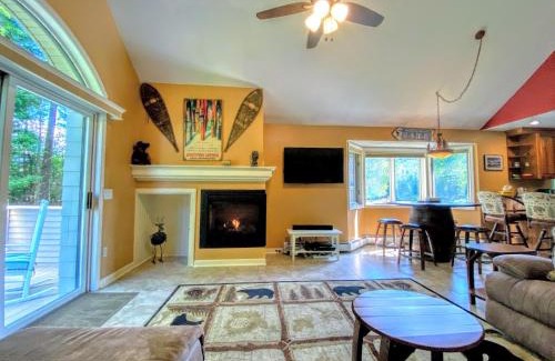 Bretton Woods Villa | G5 WOW Stunning single level home next to golf course and Mt Washington Hotel AC skiing