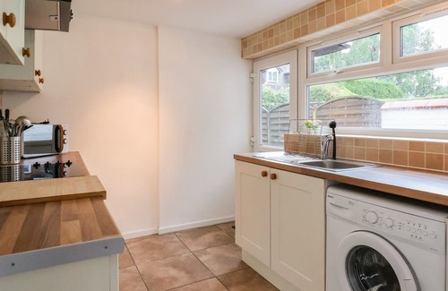 Sandiway Hütte | GABLES COTTAGE, family friendly, with a garden in Sandiway