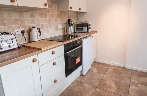 Sandiway Hütte | GABLES COTTAGE, family friendly, with a garden in Sandiway