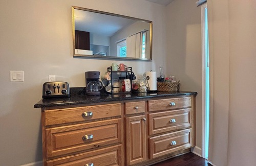 Aurora Haus | Galactic Oasis Wonderful 5 bedroom theme home, Wi-Fi, king beds and smart tvs