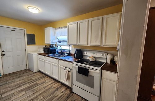 West Point Haus | game day weekend! charming 2-bedroom in meadowbrook.