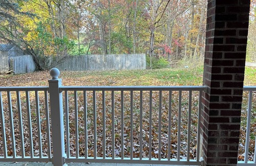 Parma Haus | Game On Parma with WiFi, AC and Game Room Family and Pet Friendly