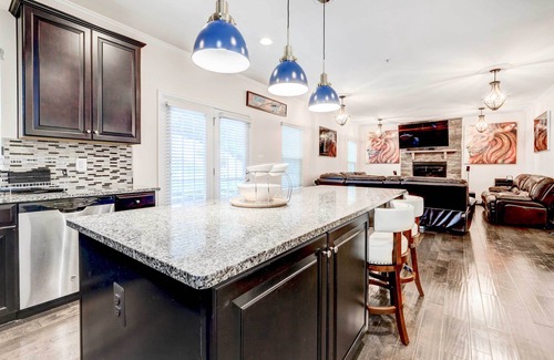 Washington Haus | Game Room + Gym: Downtown DC Home!