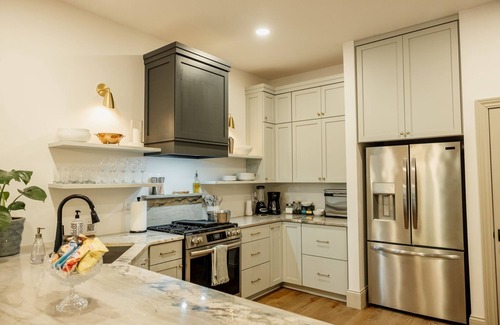 Downtown Columbus Haus | Sycamore I *3 Suites *GameRm *5 Queen *OSU 1/2mi