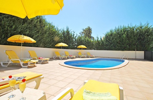 Montechoro Villa | Games Room & Heatable Pool – Albufeira