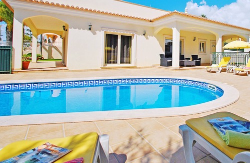 Montechoro Villa | Games Room & Heatable Pool – Albufeira