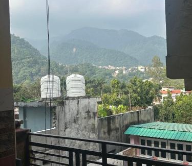 Rishikesh Haus | Ganpati Guest House Near Ram Jhula