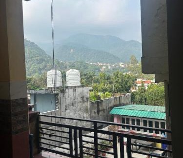 Rishikesh Haus | Ganpati Guest House Near Ram Jhula