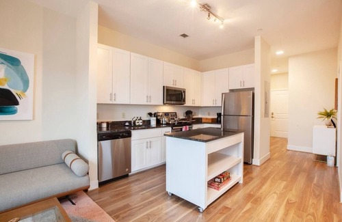 Old Town North Wohnung | Garage Parking - A Cozy and Stylish Suite Xcape