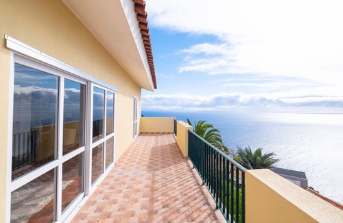 Garajau Haus | Garajau House - Sunrise to Sunset Ocean View House