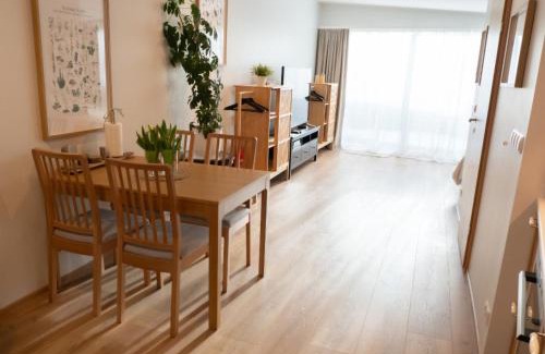 Garðabær Wohnung | Gardabaer Suite - auf einer Ebene, parken frei, Rollator freundlich