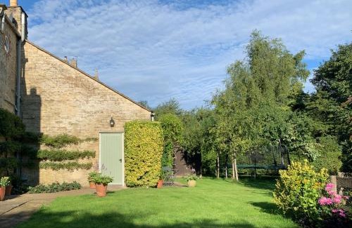 Farthinghoe Haus | Garden Barn
