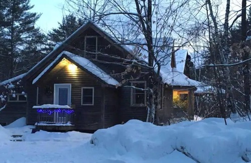 Post Mills Haus | Garden Retreat, Lake Fairlee, Dartmouth & Ski-way