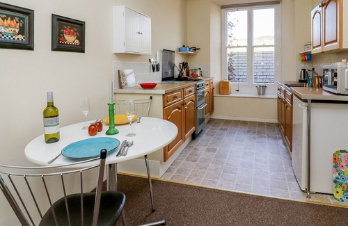 Kington Hütte | Blick auf den Garten, KINGTON