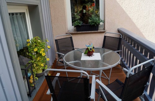 Tanne Wohnung | Gartenblick - Eishexe, Eiscafé und Übernachtung