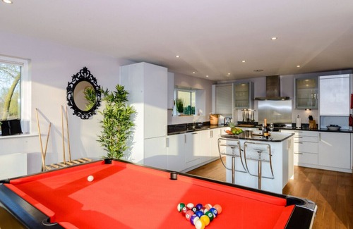 Cirencester Haus | Garden Villa - CW70 - HOT TUB - Lakeside Spa