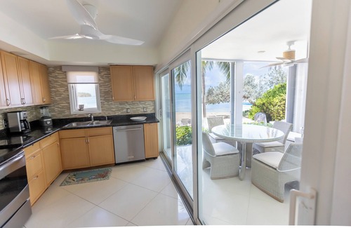 Rum Point Eigentumswohnung | Gardens of the Kai 1 -Luxuriously decorated beachfront unit-by Cayman Villas!