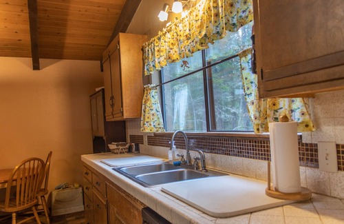 Cave Junction Haus | Garner House: Secluded woodland home; spacious & comfortable, in natural setting