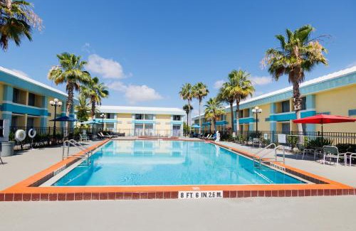 Orlando Hotel | Garnet Inn & Suites, Orlando