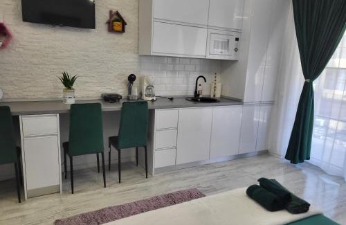 Saturn Wohnung | Garsoniera Ady