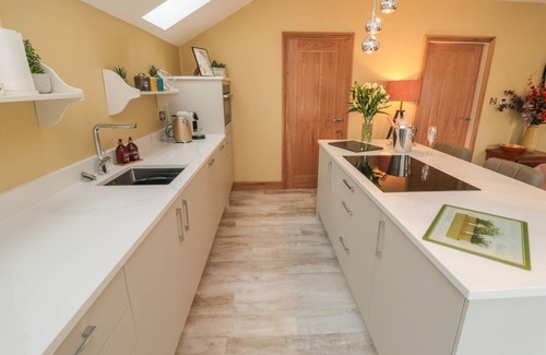 Malton Hütte | GARTHGATE HOLIDAY LODGE, pet friendly, with hot tub in Malton