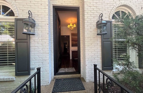 Southwind Haus | GATED, Beautiful and Spacious Southwind Home with 4 BR, 4 BA and Garage Parking