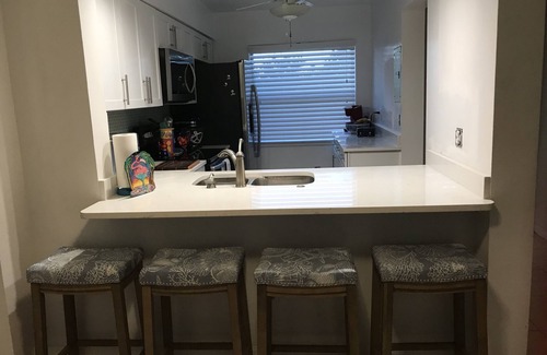 Ventura Eigentumswohnung | Comunidad de golf cerrada. wifi gratuito, cable, cama king size. Open Spring (descuentos)