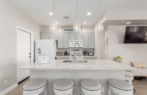 Alta Mesa Eigentumswohnung | Gated Luxury Condo. 3 King beds! Alta Mesa Resort golf course view!