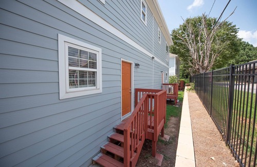 Southwestern Haus | Gated Modern Home 15min away Atlanta with 7 beds A