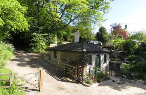 Dyrham Haus | Gatekeepers Lodge, Dyrham Park - Private & Self Contained, deluxe accommodation, 15 mins from Bath