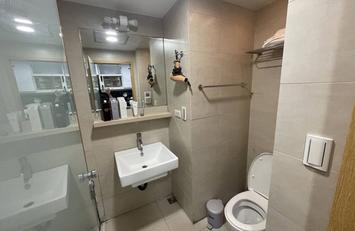 Xinyi Wohnung | Gatsby apt|Taipei 101|Hanging garden |night market|MRT|Gym with Pool