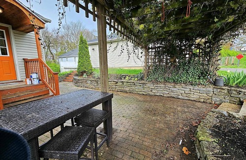 Dayton Haus | Gatsby's Gatehouse