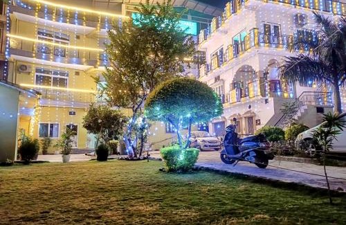 Tapovan Haus | Gaurav Family Guest House