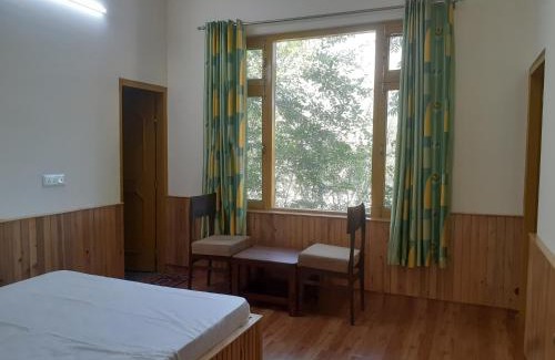 Bhuntar Haus | Gazing Moon Homestay