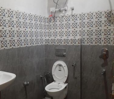 Bhuntar Haus | Gazing Moon Homestay