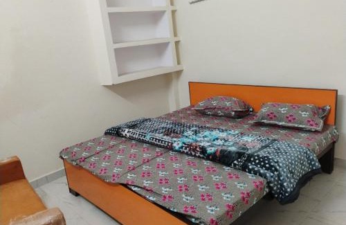 Faizabad Haus | Geeta Teerth Guest House AC and Non AC Rooms