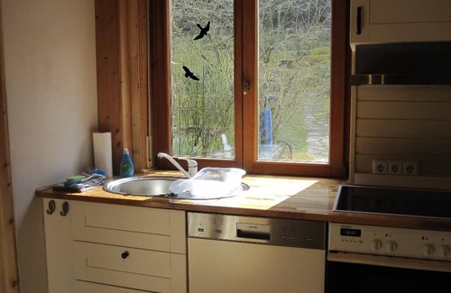 Schwandorf Wohnung | Gemütliche Fewo mit Schwedenofen für kühle Tage