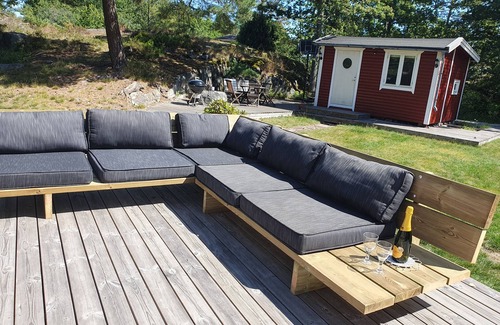 Djurhamn Kabine | Gemütliches Ferienhaus mit kleinem Boot 200 m vom Meer entfernt