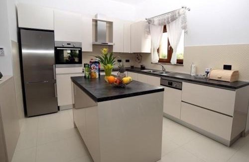 Jadreski Haus | Gemütliches Ferienhaus in Jadreški mit Terrasse und Grill