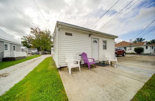 Geneva-on-the-Lake Haus | Geneva Cottage with Patio - Walk to Park, Lake Erie!