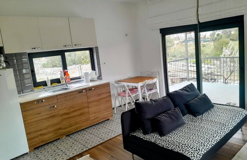 Korkuteli Villa | Geniş Bahçeli Villa, Dağ ve Orman Manzaralı. plaja ve kayak merkezine 30 km