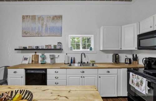 Lancaster Haus | Gentle Breeze Cabins: The Silver Birch