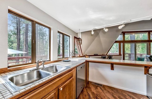 Country Club Estates Haus | Geodesic Dome Retreat in South Lake Tahoe - Monthly Rental - WFH