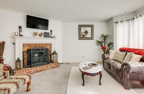 Stone Mountain Haus | Georgia Townhome - 3 Mi to Stone Mountain Park!