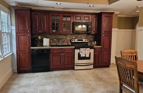 Johns Creek Wohnung | Get cozy in this 2-bedroom garden apartment in peaceful Alpharetta.