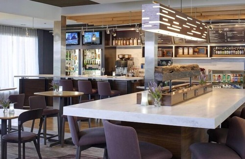 Brookfield Haus | Get Some Rest in Wisconsin State Fair Park! Indoor Swimming Pool, Pets Allowed!