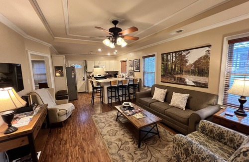 Clarksdale Haus | Get to BLUES-in' at Rusty's Roost, adjacent to downtown Clarksdale, MS