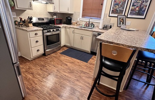 Clarksdale Haus | Get to BLUES-in' at Rusty's Roost, adjacent to downtown Clarksdale, MS